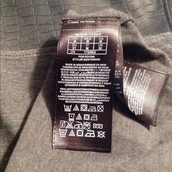 Guess grey men tee w/ faux leather Sz:M - Picture 6 of 6